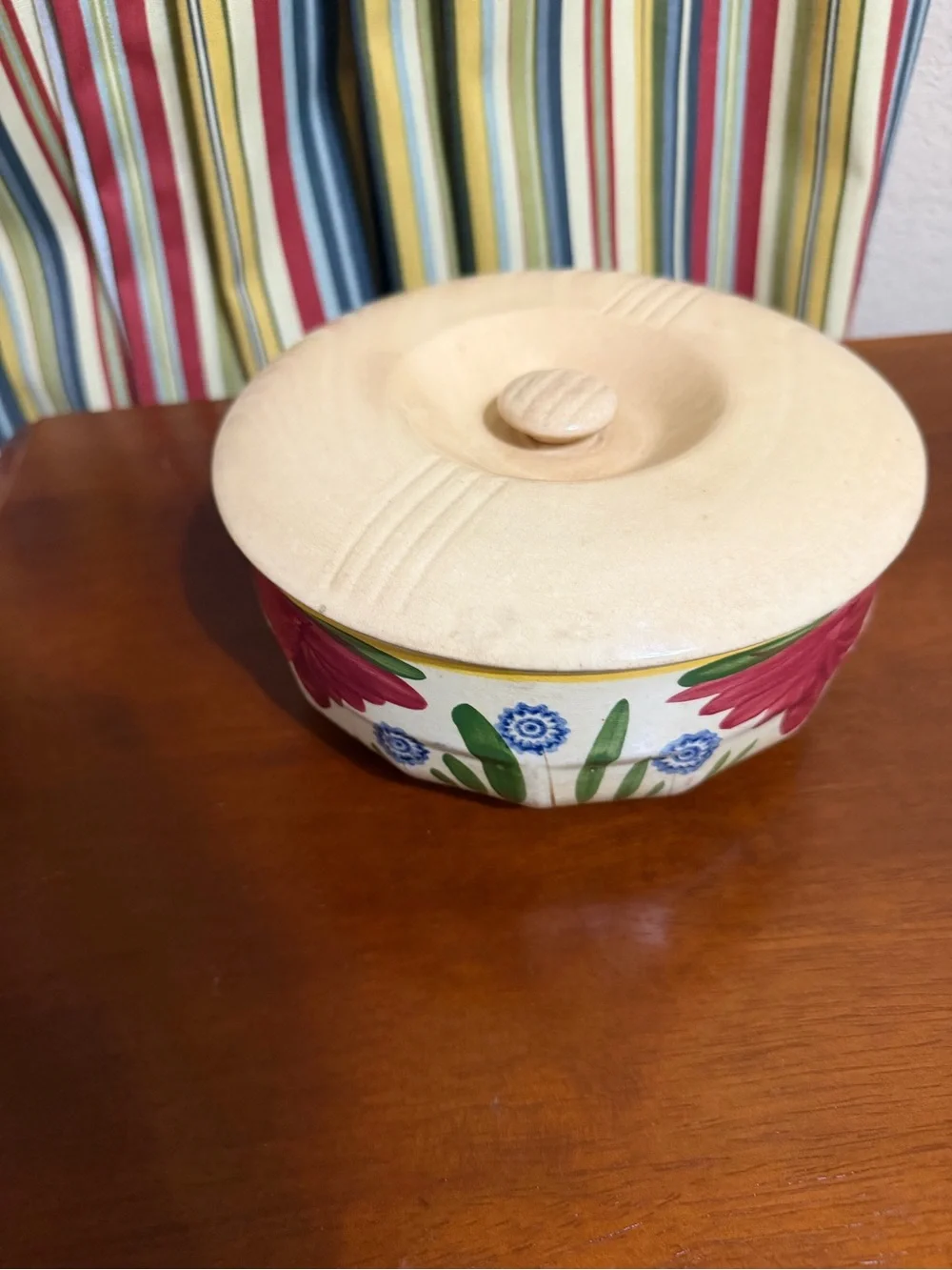 Nimy Imperiale Royal Stick Bowl with Lid. Made in Belgium. 7x3”
